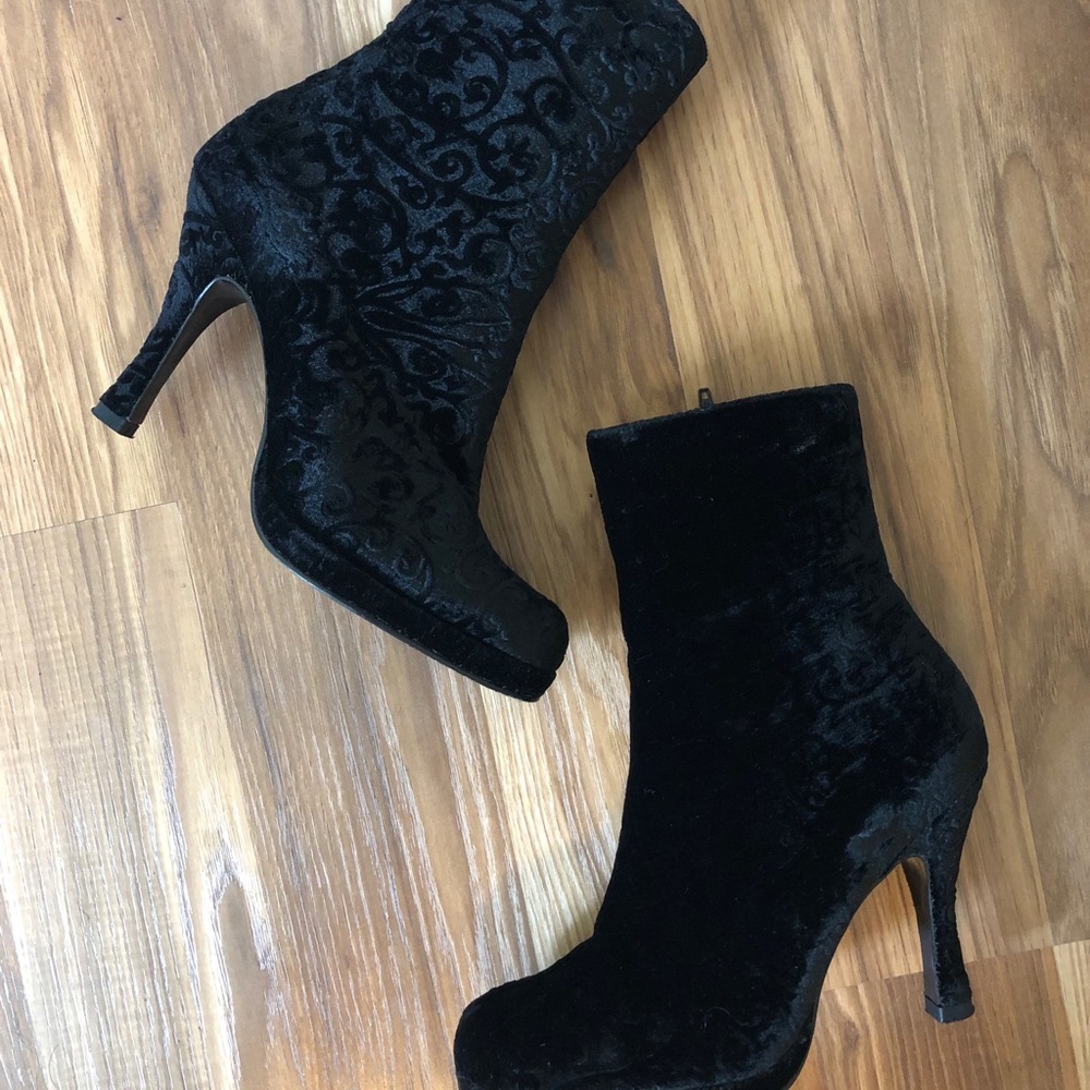 Vintage Charles Jourdan velvet boots